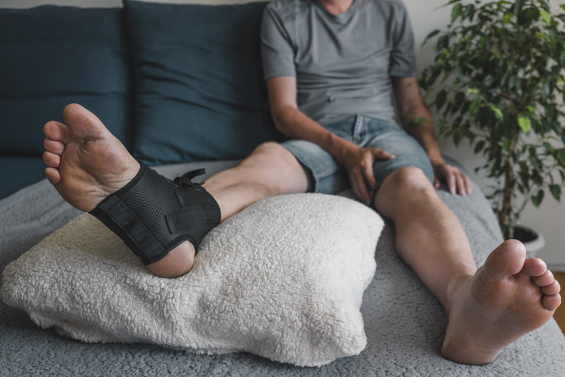 Achilles tendon pain at night