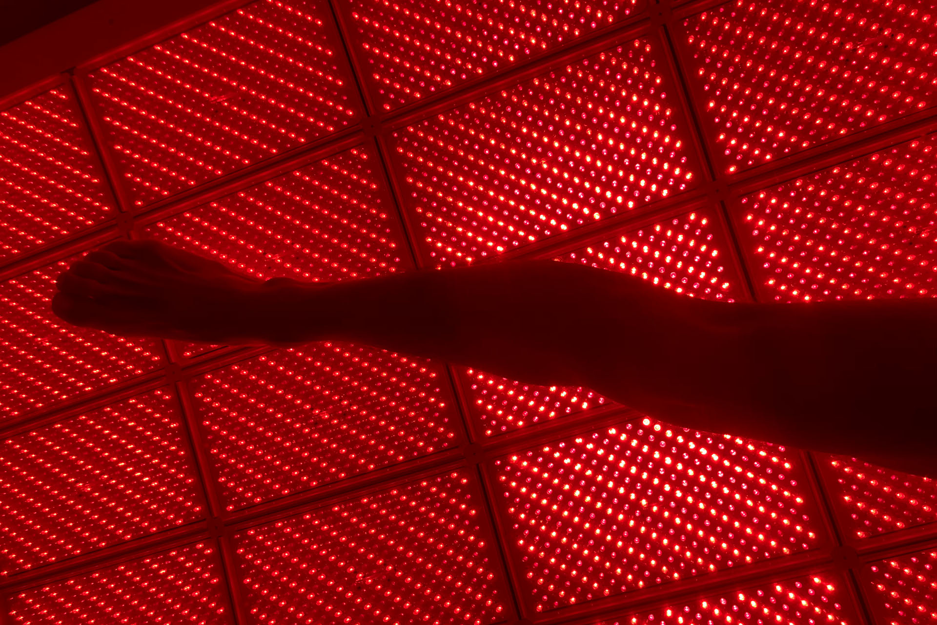 Benefits of red light therapy for knee pain