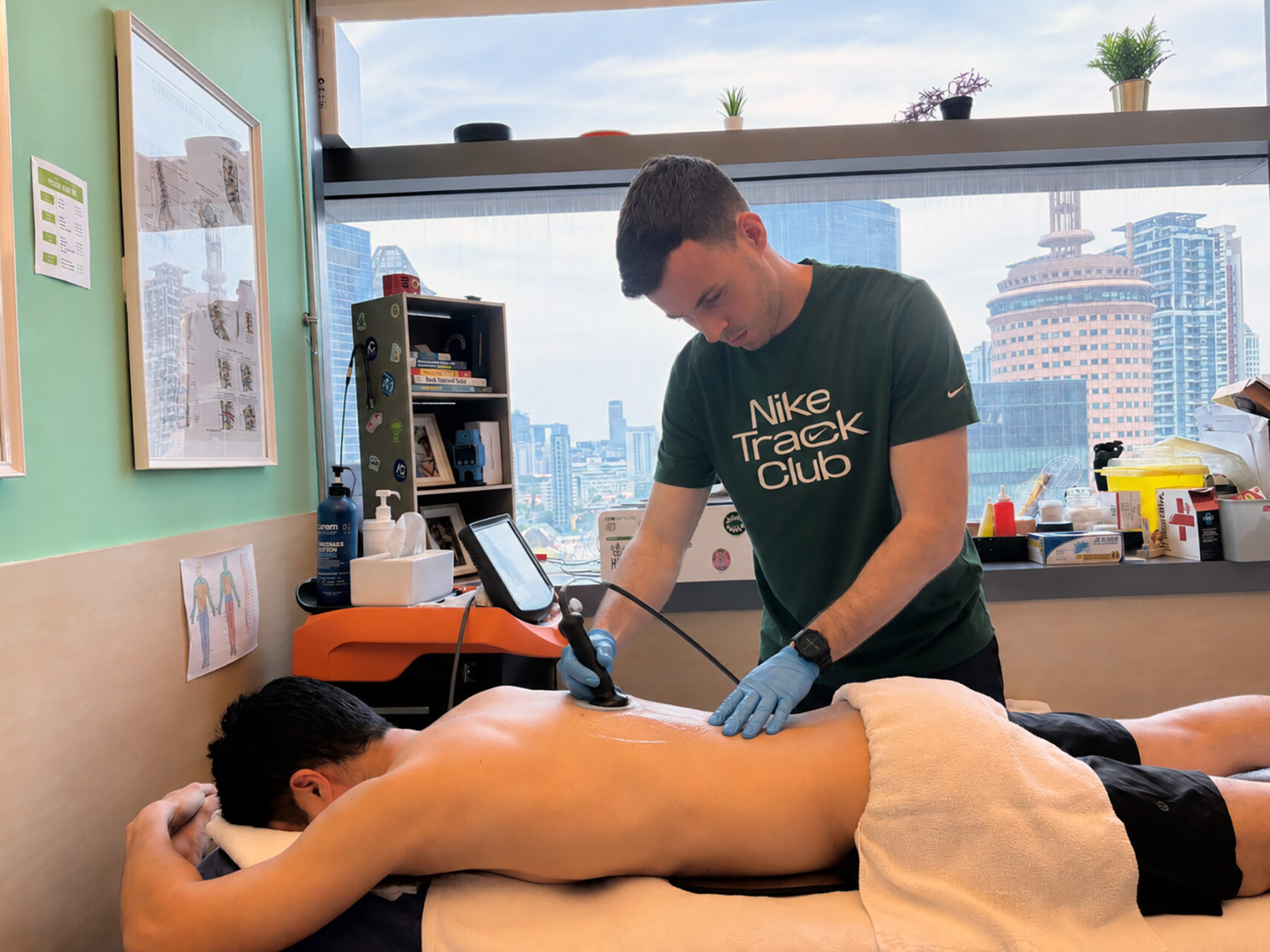 constant upper back pain