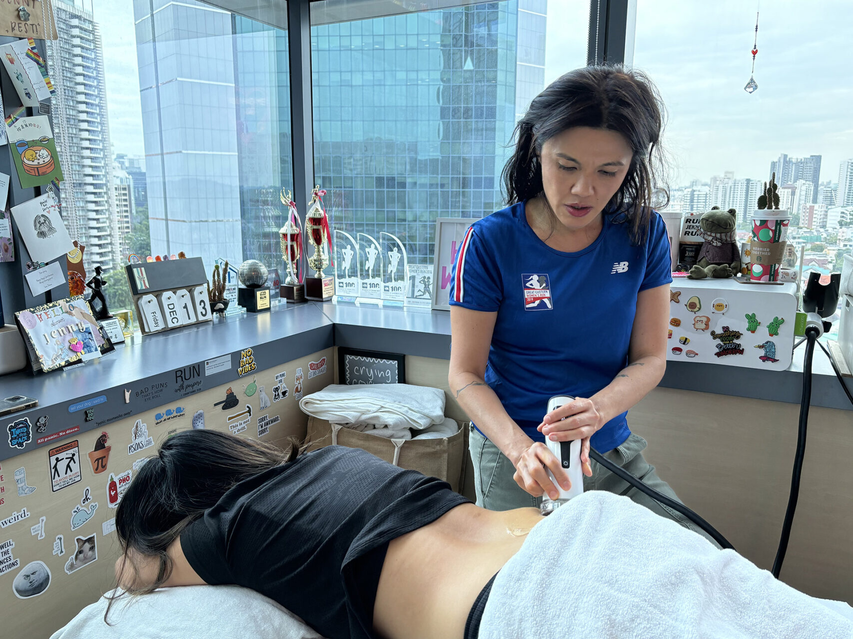 lower right back pain female