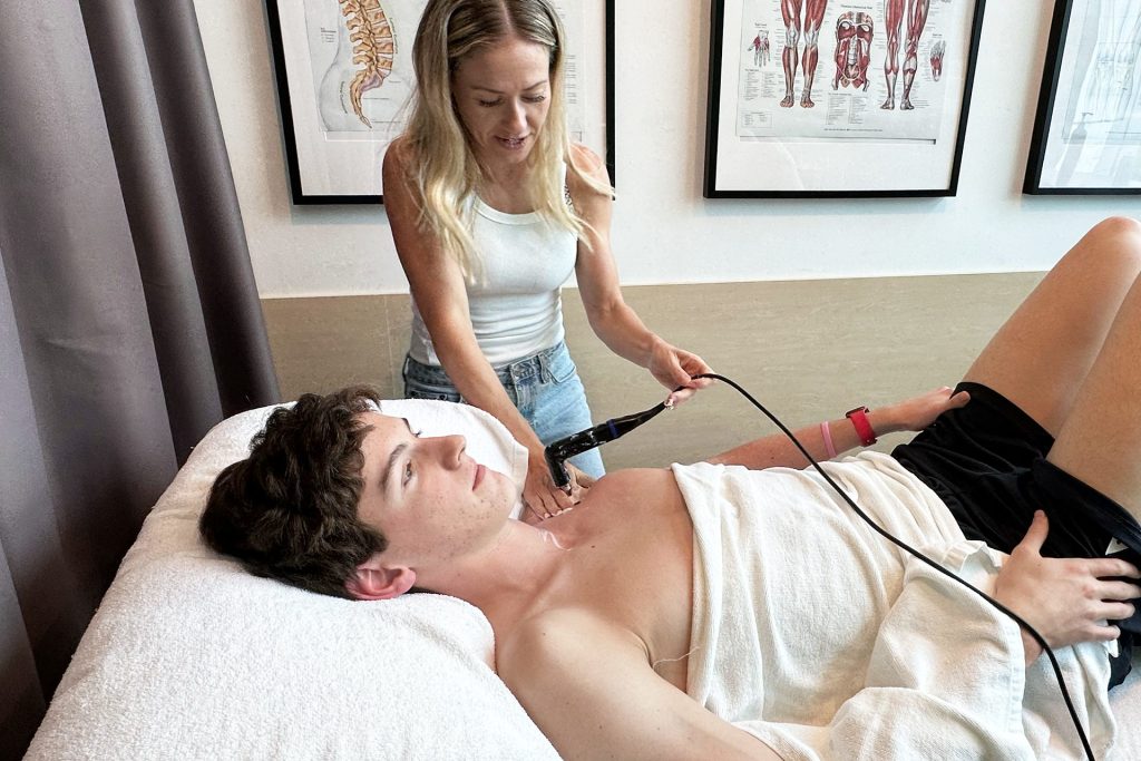 what is the best treatment for rotator cuff injury